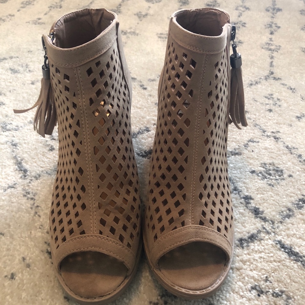 JC heel booties with fringe zipper !!